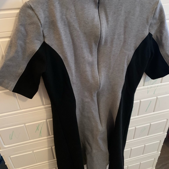 Club Monaco Gray & Black Ribbed Stretch Knit dress size 8 - Picture 3 of 4